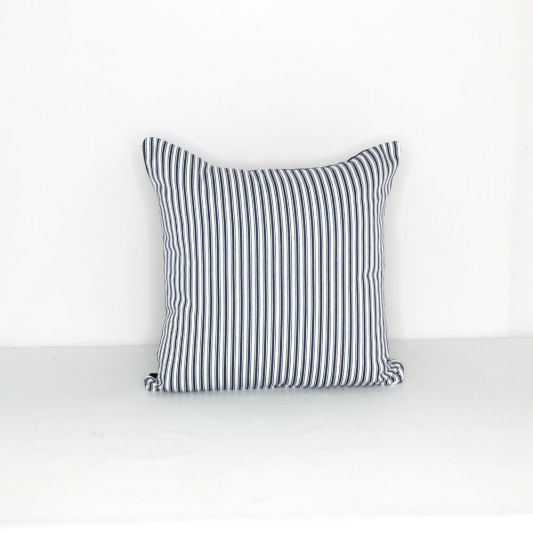 https://www.outdoorfabriccentral.com/media/catalog/product/cache/d8a246cf497891240ffb208894bc2e94/p/l/pl-farmhouse-ticking-indigo_18x18_vert.jpg